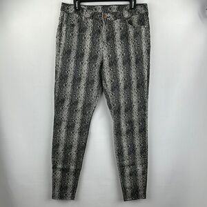Hue Snakeskin Vegan Leather Skinny Pants